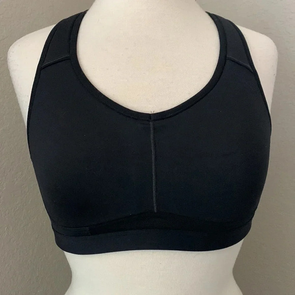 ATHLETA black molded cup sports bra - Picture 3 of 12